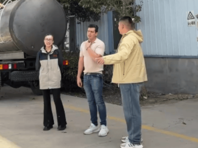 A wonderful journey for foreign friends to explore the manufacturing of sanitation vehicles