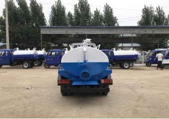 फेकल सक्शन ट्रक.png