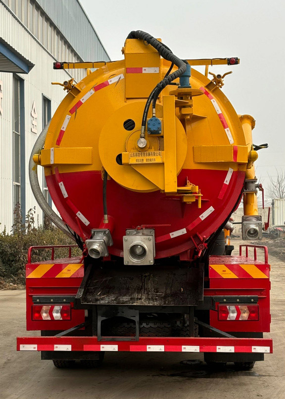 شاحنة شفط التنظيف ذات الضغط العالي