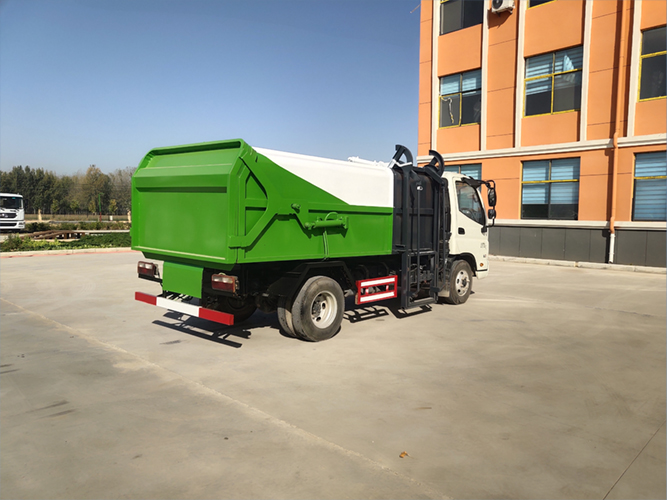 Self-Loading Garbage Trucks .jpg