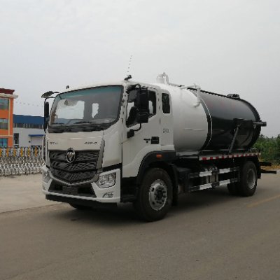 Medium Sized Sewage Suction Truck