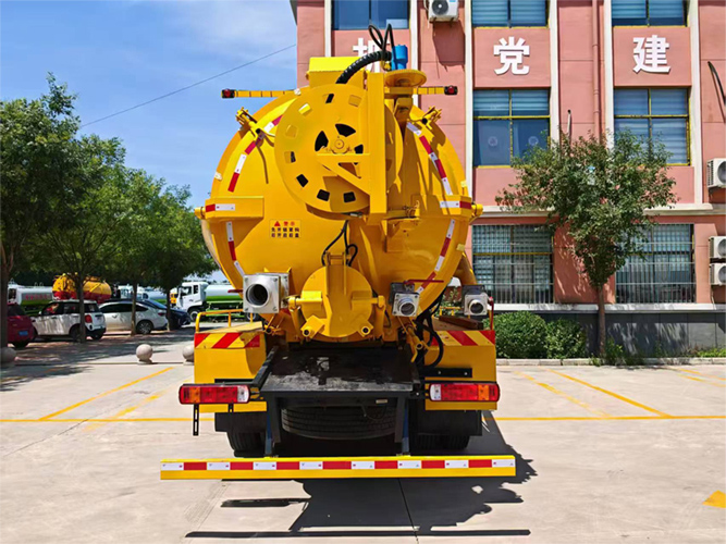 Цэвэрлэх, сорох ачааны машин