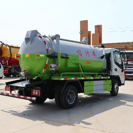 Sewage Treatment Suction Truck.jpg Sewage Treatment Suction Truck.jpg