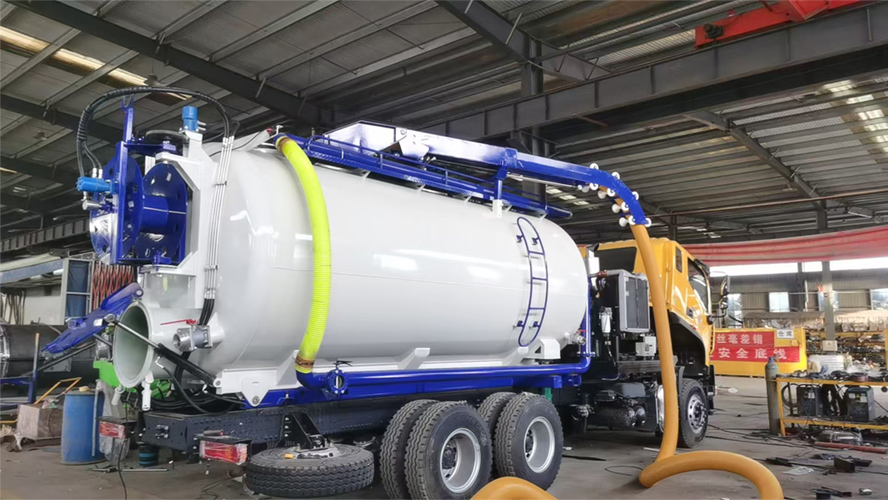 Cleaning Suction Truck Cleaning Suction Truck