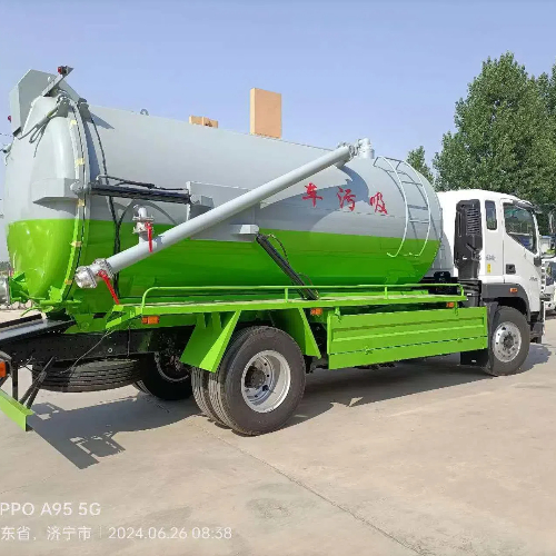 सक्शन ट्रक को साफ करें.jpg