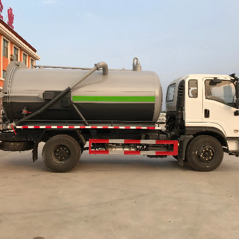 Vente de camions d'aspiration des eaux usées.jpg