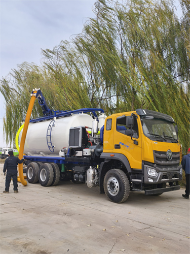 Cleaning Suction Truck Cleaning Suction Truck