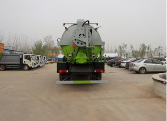 كفاءة التنظيف وشاحنة الشفط.png