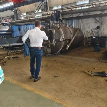 Кардарлар фабрикага келишет.jpg