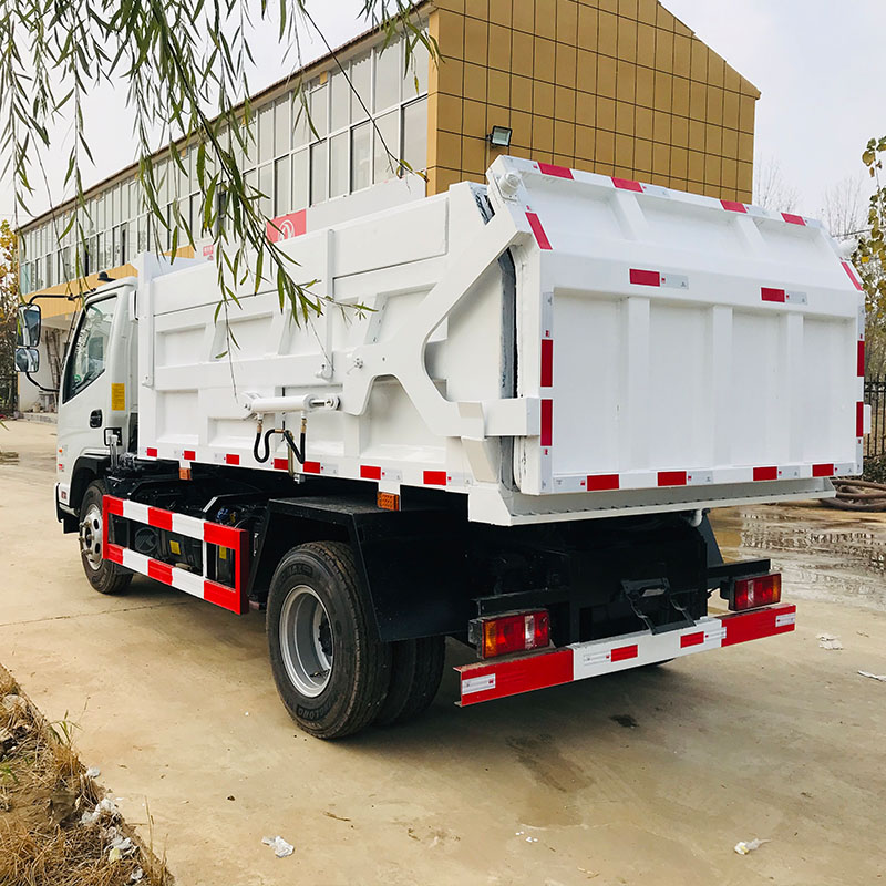 Самосбрасывающийся мусоровоз