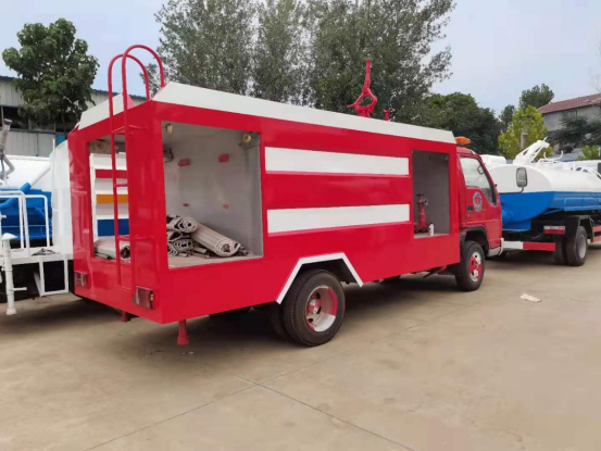 Medium sized fire truck.png Medium sized fire truck.png