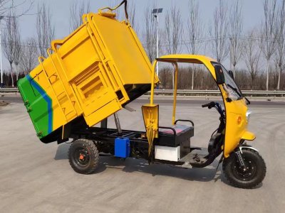 Three wheel bucket garbage truck