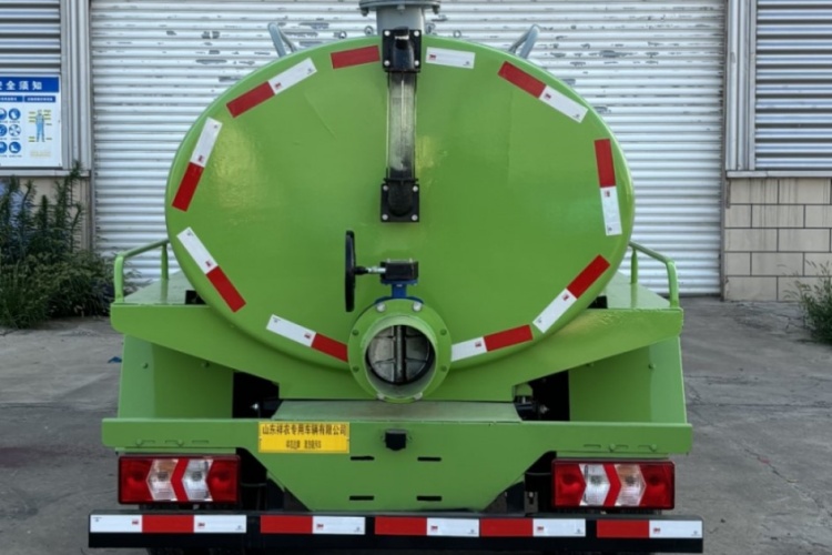 cleaning and suction truck