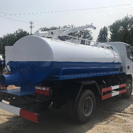 Fecal suction truck.jpg Fecal suction truck.jpg