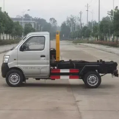 Camión de basura volcado.jpg