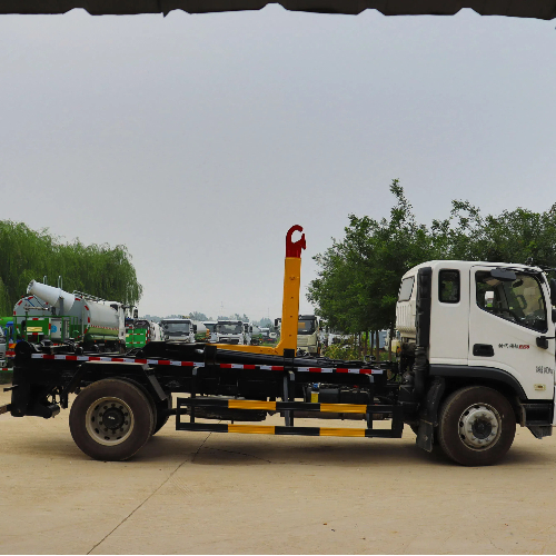 हुक आर्म कचरा ट्रक का उपयोग करने के लिए सावधानियां.jpg