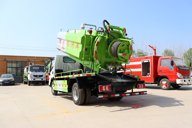 Sewer Cleaning Vacuum Truck