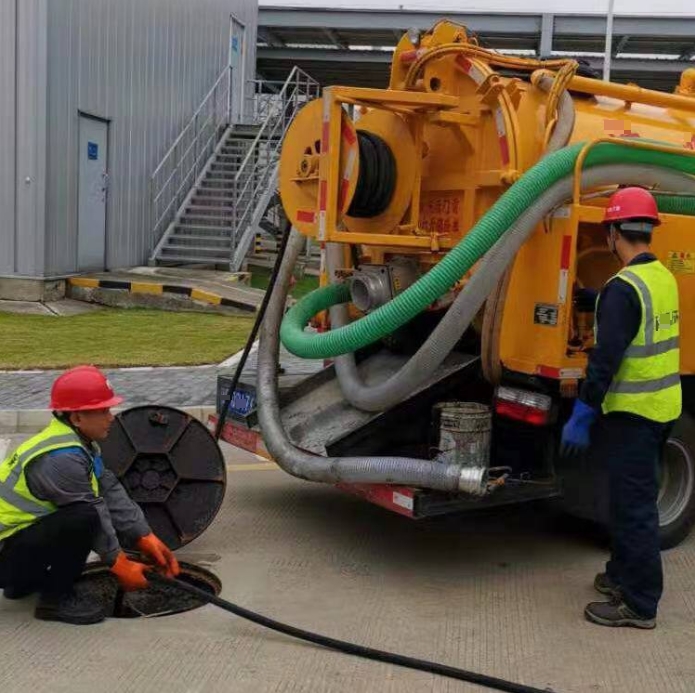 Sewage Cleaning Truck.jpg