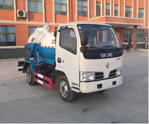 Small And Powerful Sewage Suction Truck