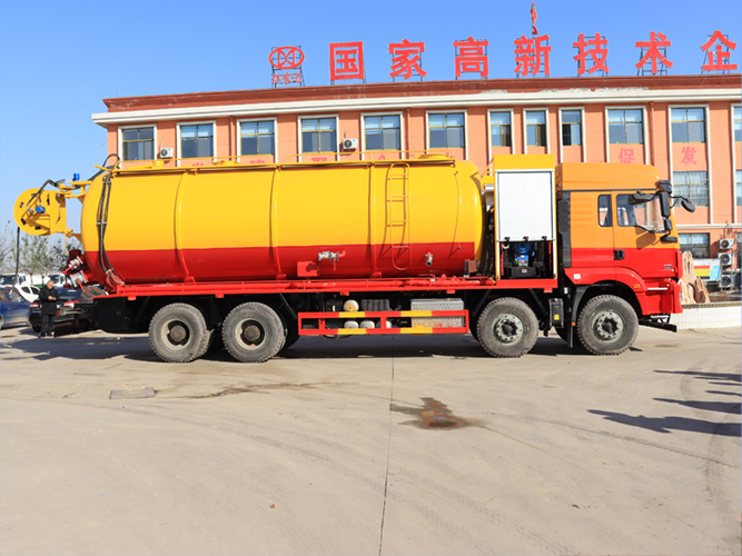 Vacuum Truck Sewer Cleaning