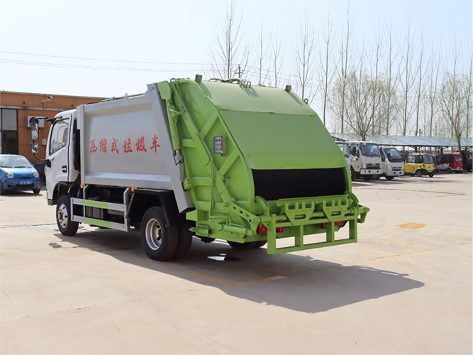 Waste Compactor Truck