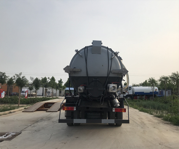 Sewer Suction Truck