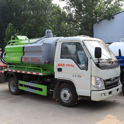 Nettoyer le camion aspirant.jpg