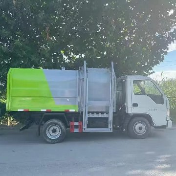 Medium Sized Bucket Garbage Truck