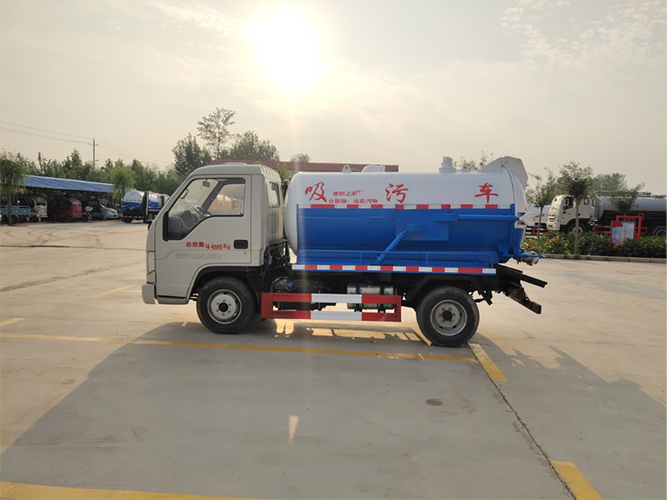 Camión de succión de aguas residuales barato