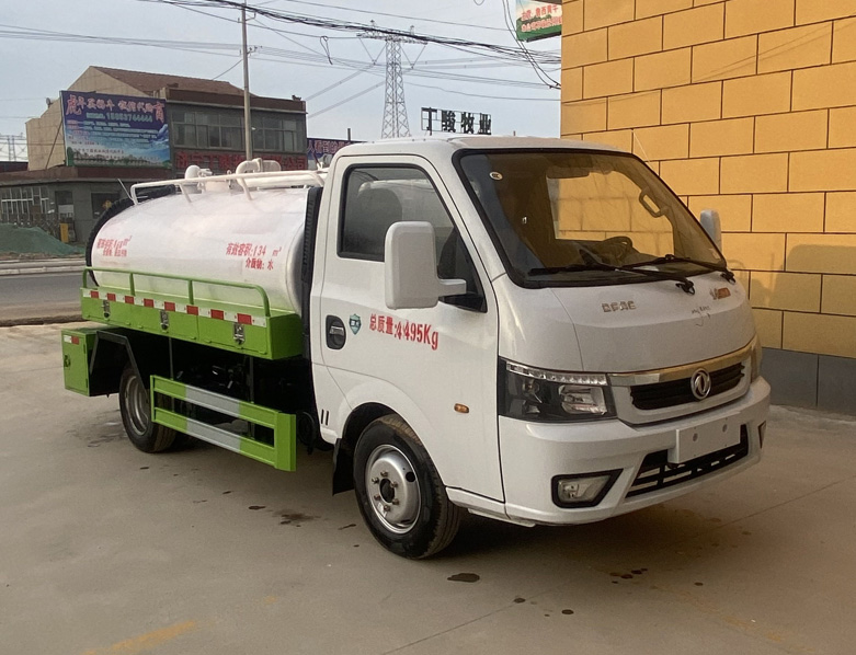 Camión de limpieza y aspiración a pequeña escala.jpg