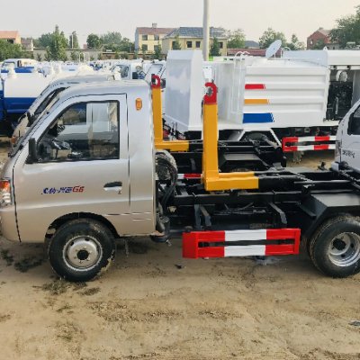 Small Hook Arm Garbage Truck