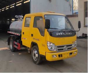 Small Fecal Suction Truck